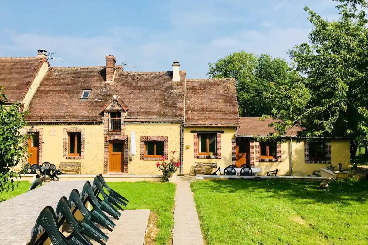 Les Gites De La Maison Lierue Thiron-Gardais Exterior foto