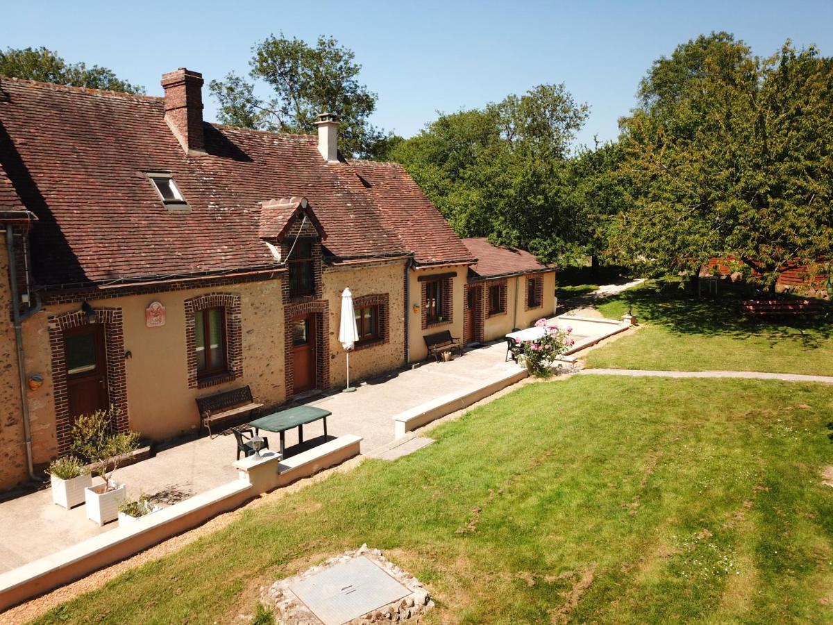 Les Gites De La Maison Lierue Thiron-Gardais Exterior foto